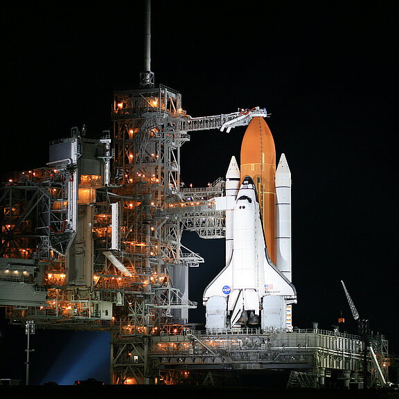 Endeavour_STS-118_on_Pad39A.jpg  